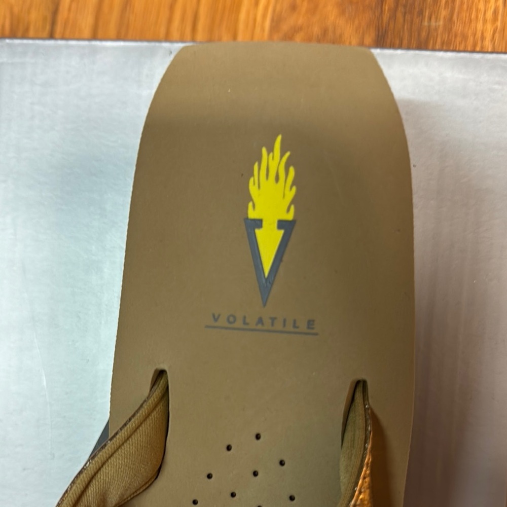 Volatile Neville Metallic Wedge - Picture 3 of 7